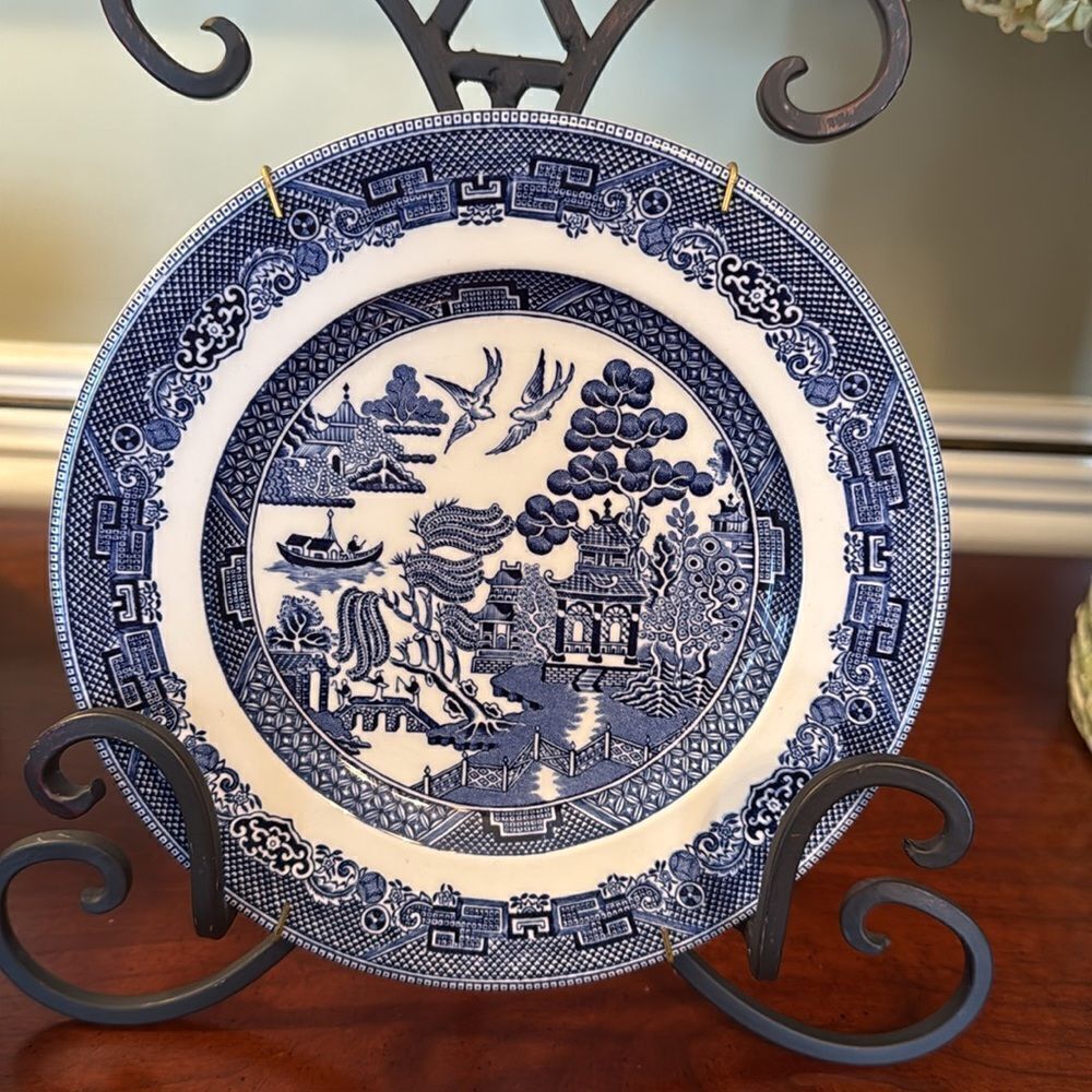 Johnson & Bros.  & Willow Since 1863 Made in England 8” plates (3) - Excellent - Picture 8 of 13